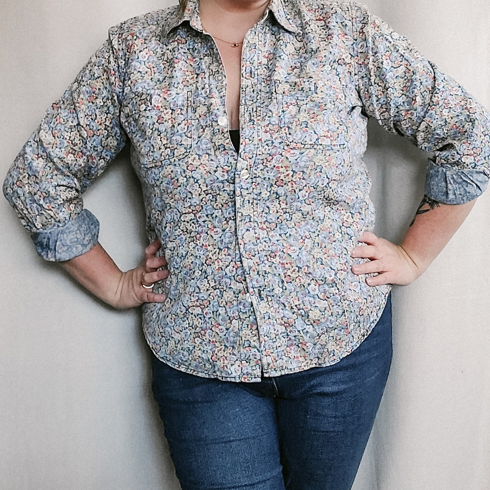 90's Ditsy Floral Button Up